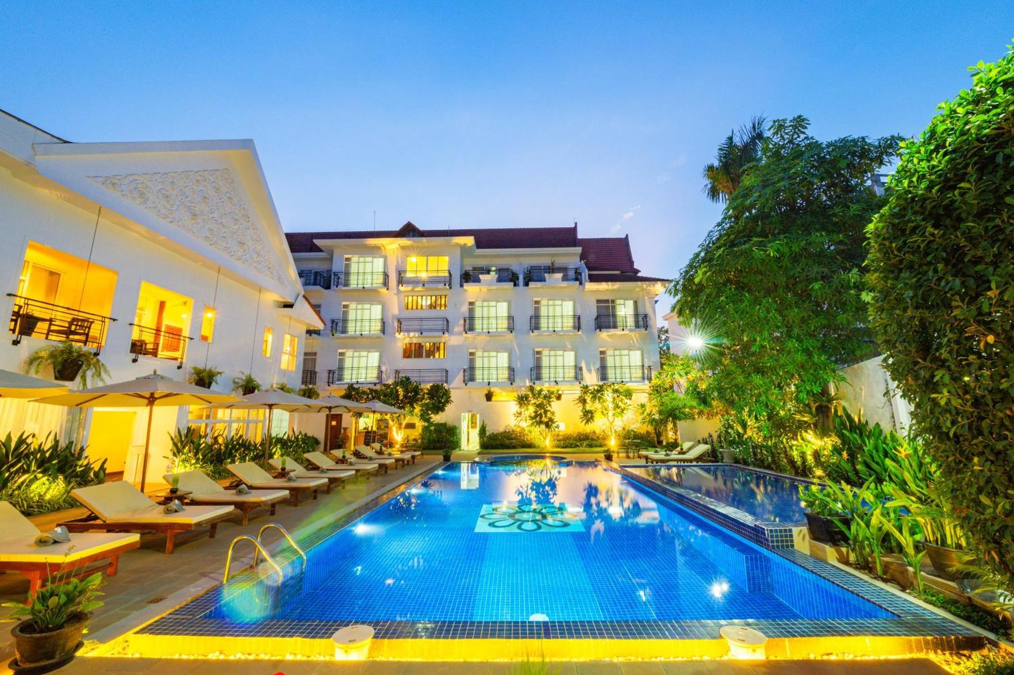 Sala Siem Reap Hotel Exterior foto The hotel's pool